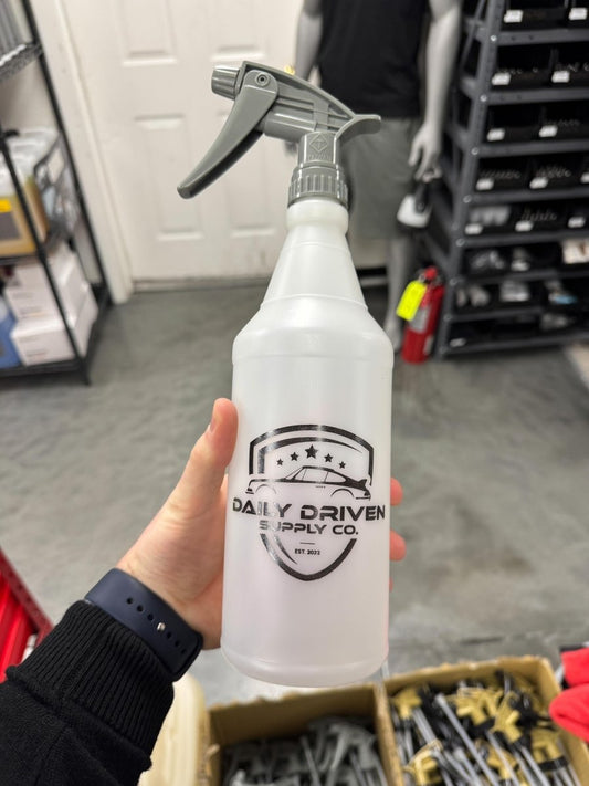 Daily Driven Supply Co. - Daily Driven Supply Co 32oz Bottle - WITH SPRAYER - Daily Driven Supply Co.